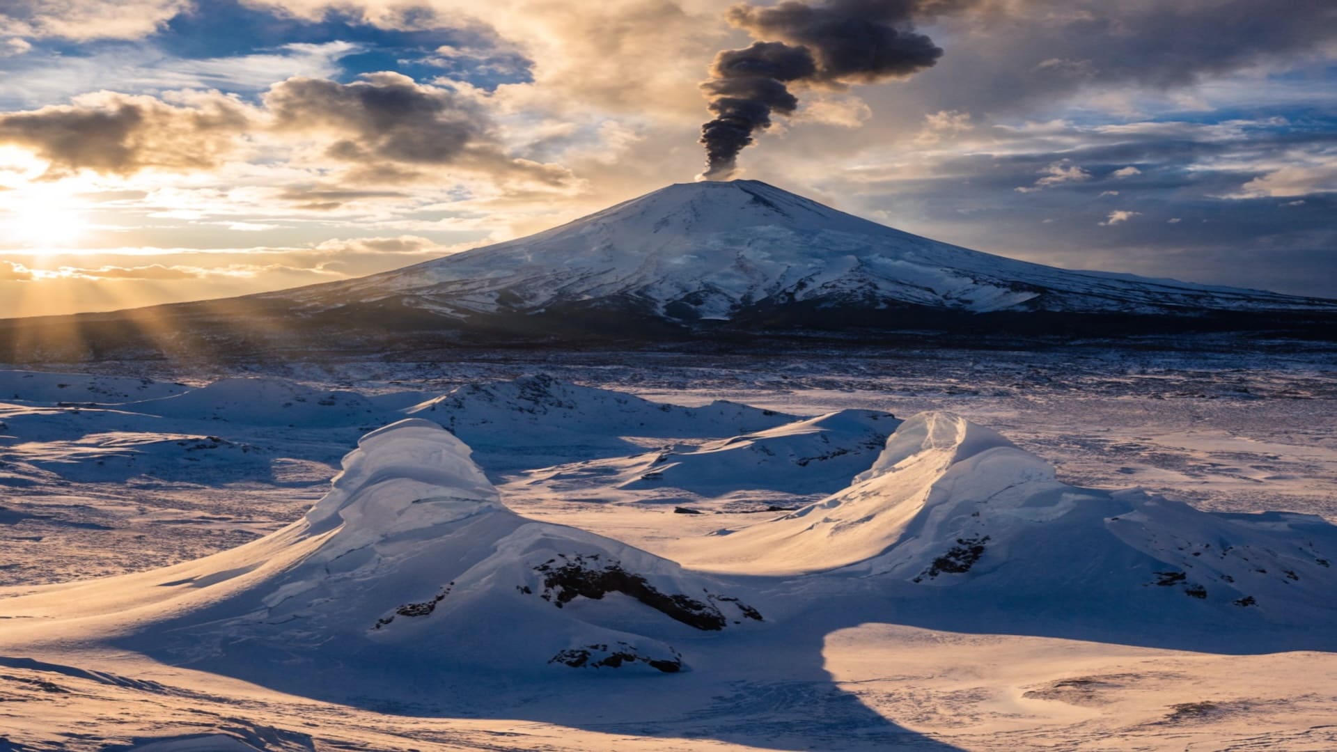 Горы в снегу